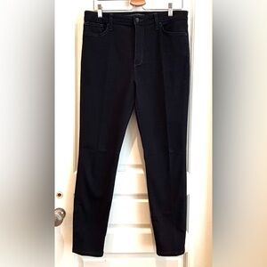 Joe’s Skinny Jeans
32